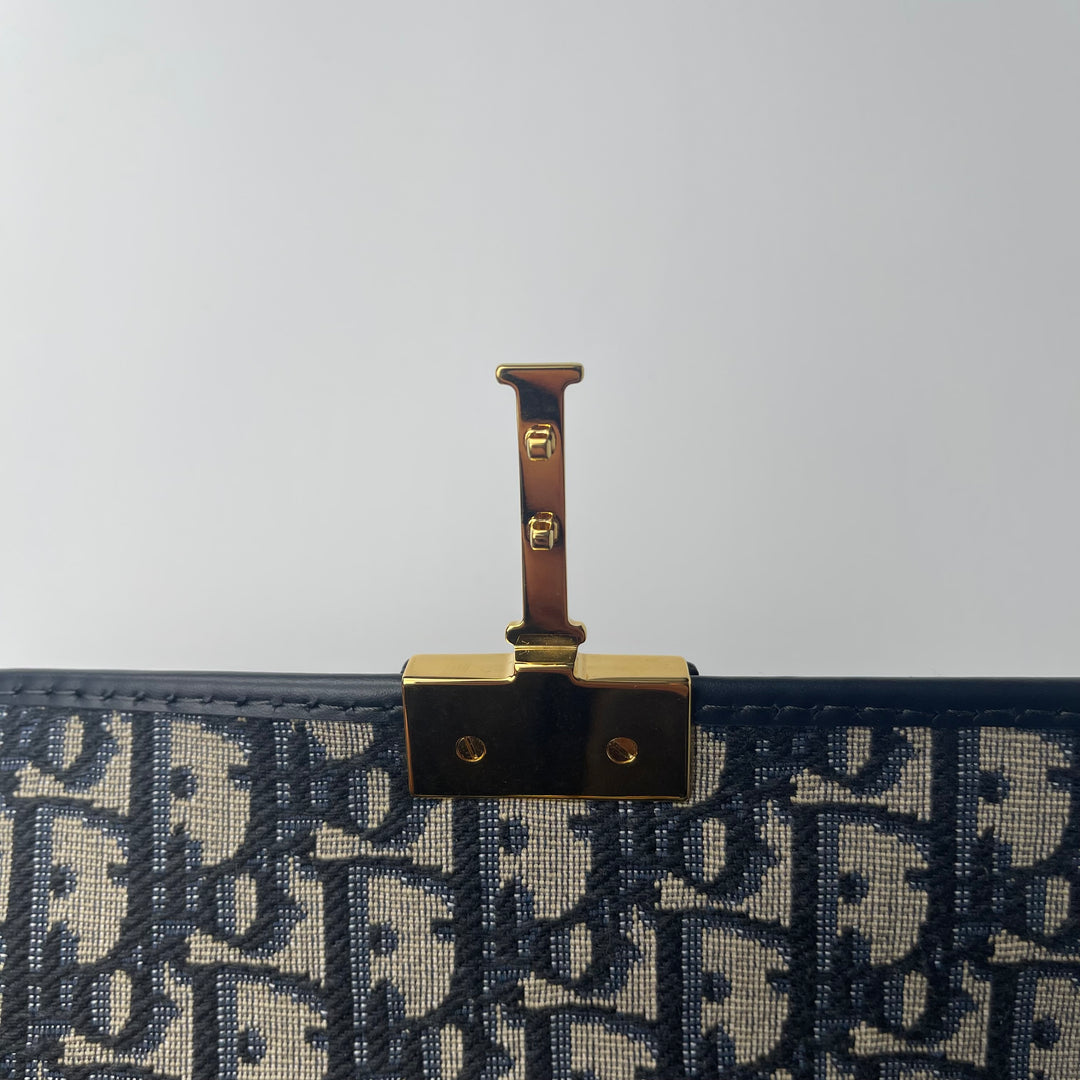 Dior 30 Montaigne East-West Bag with Chain